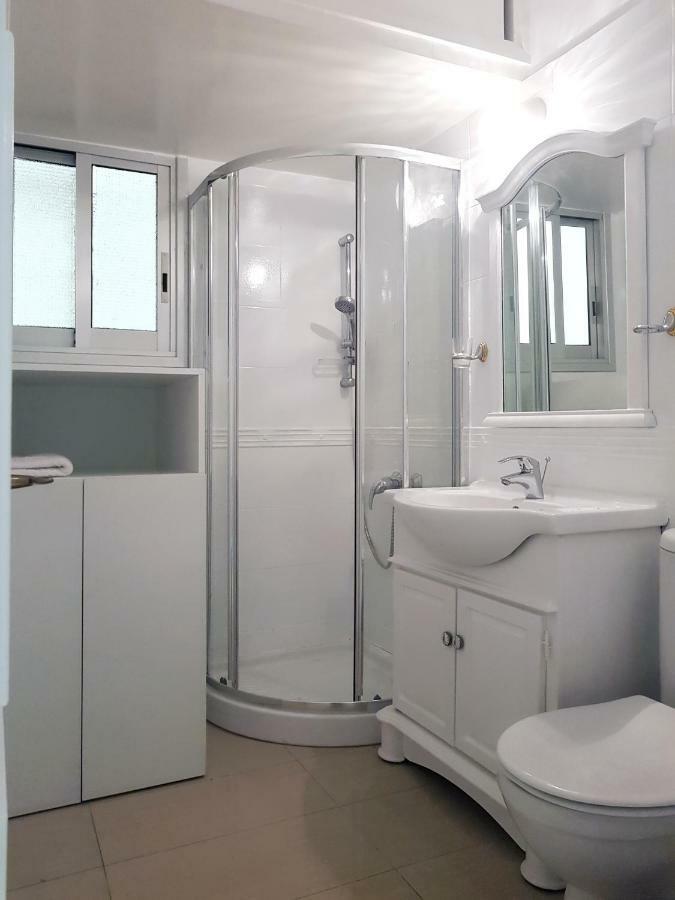 City Pearl - Modern 2 Bed Sea View Apt In City Centre Limassol Exterior foto