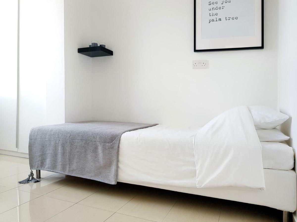 City Pearl - Modern 2 Bed Sea View Apt In City Centre Limassol Exterior foto